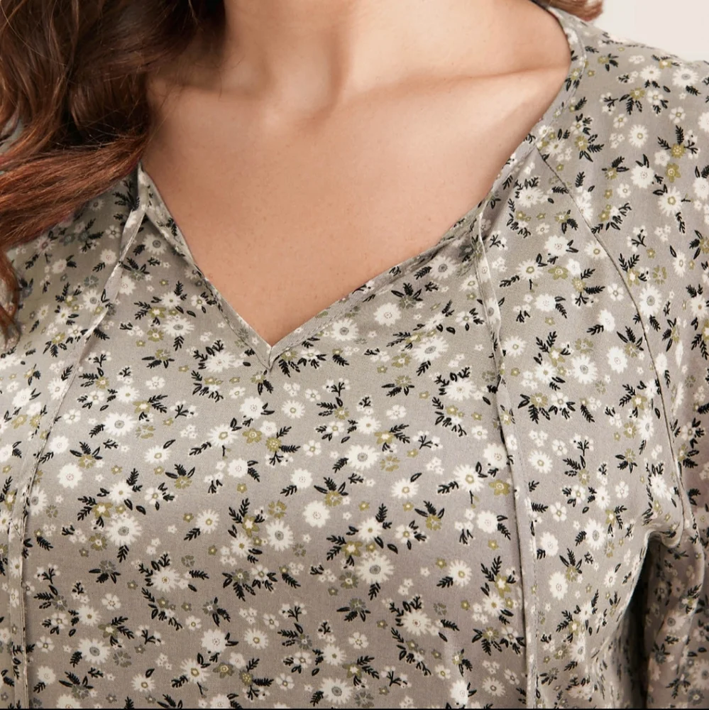Ditsy Floral Ruffle Sleeve Tie NeckBlouse - Picture 5 of 11